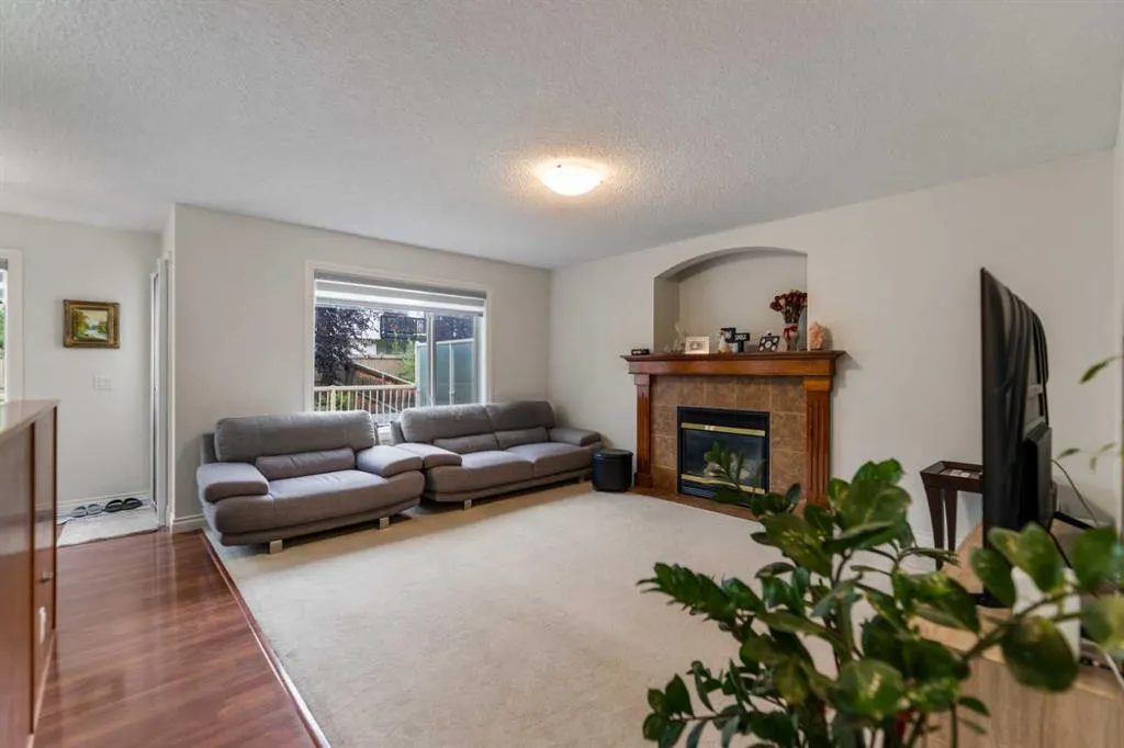 10 Evansmeade Manor NW