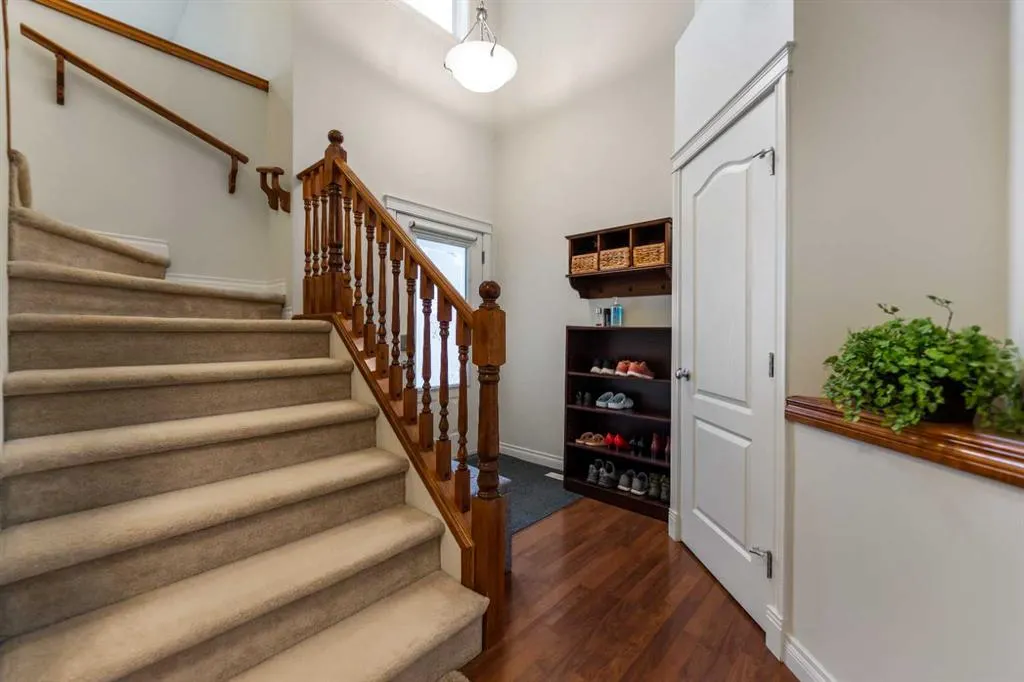 10 Evansmeade Manor NW