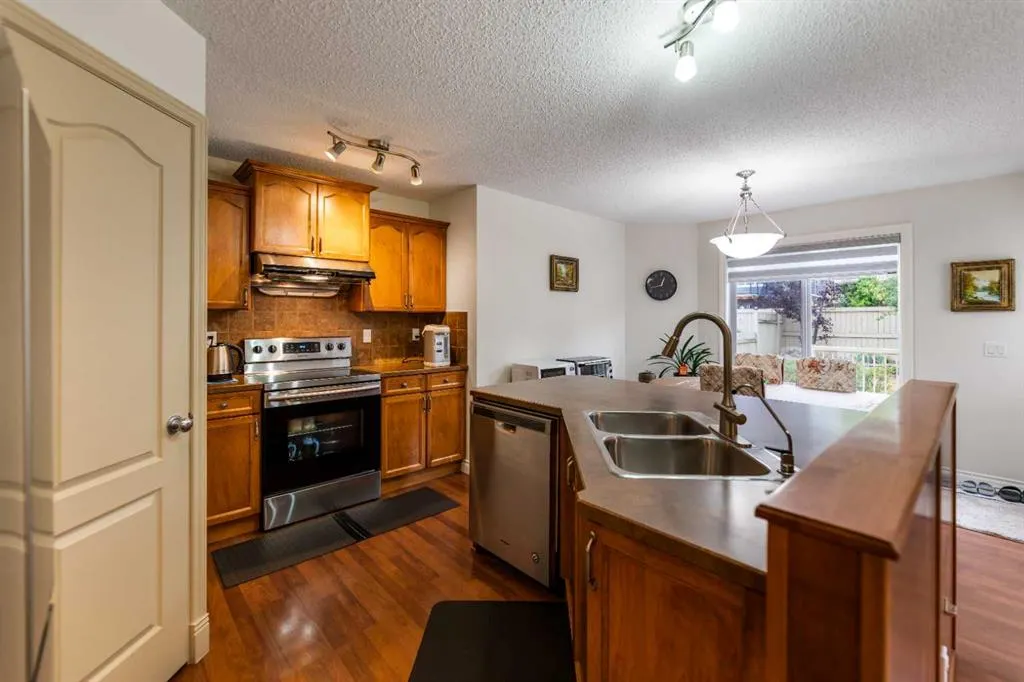 10 Evansmeade Manor NW
