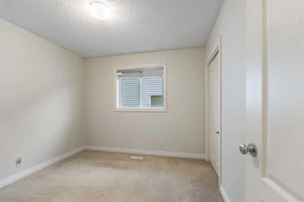 10 Evansmeade Manor NW