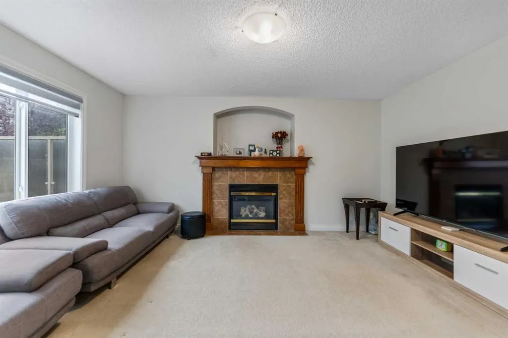 10 Evansmeade Manor NW