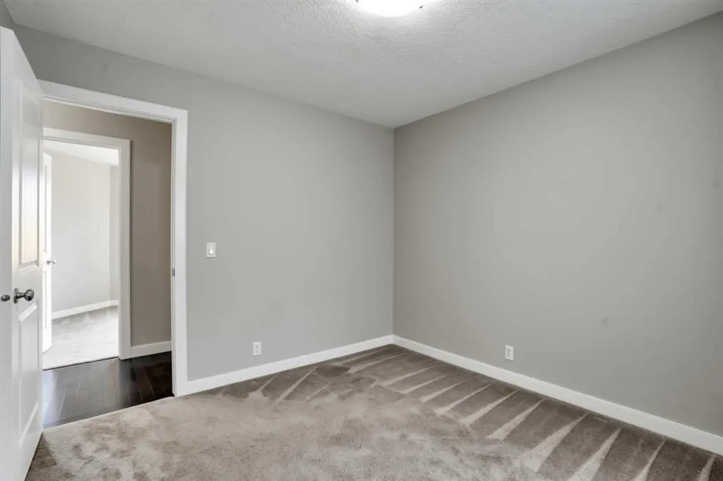 92 Everglen Close SW