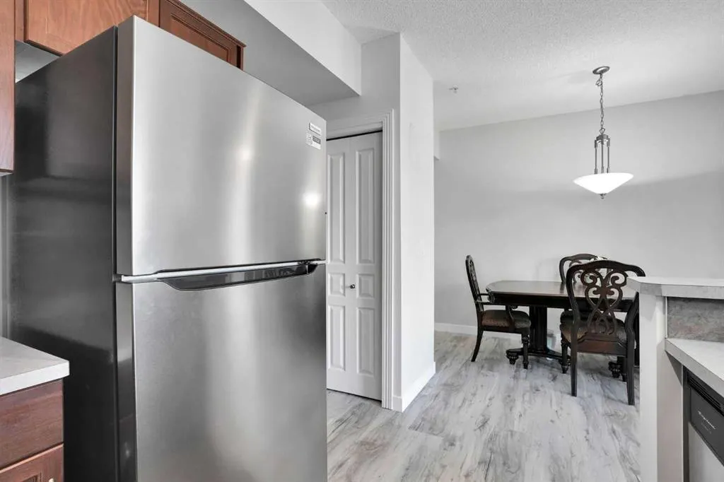 148 Rockyledge View NW #5