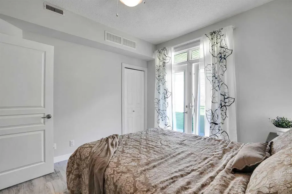 148 Rockyledge View NW #5