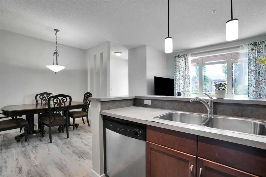 148 Rockyledge View NW #5