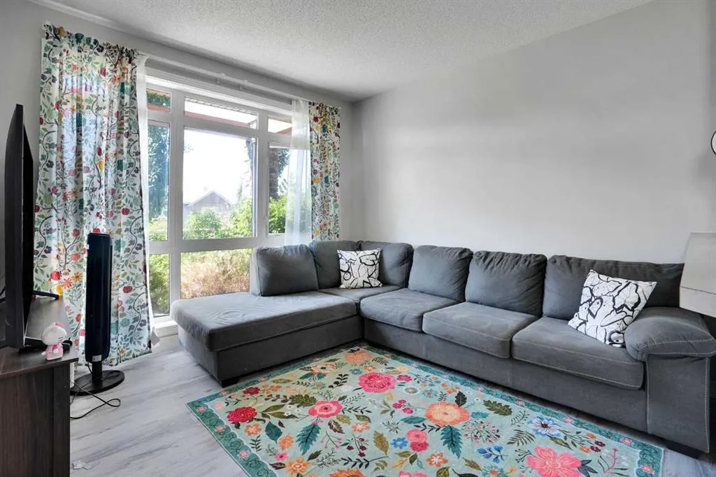 148 Rockyledge View NW #5