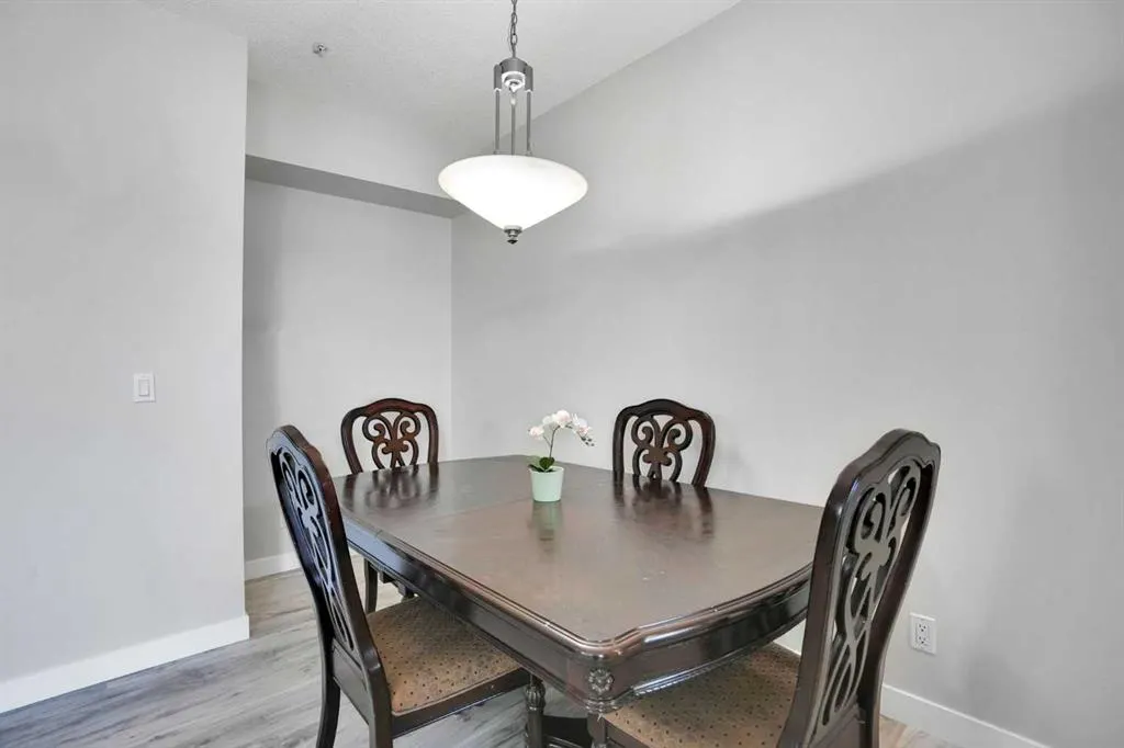 148 Rockyledge View NW #5