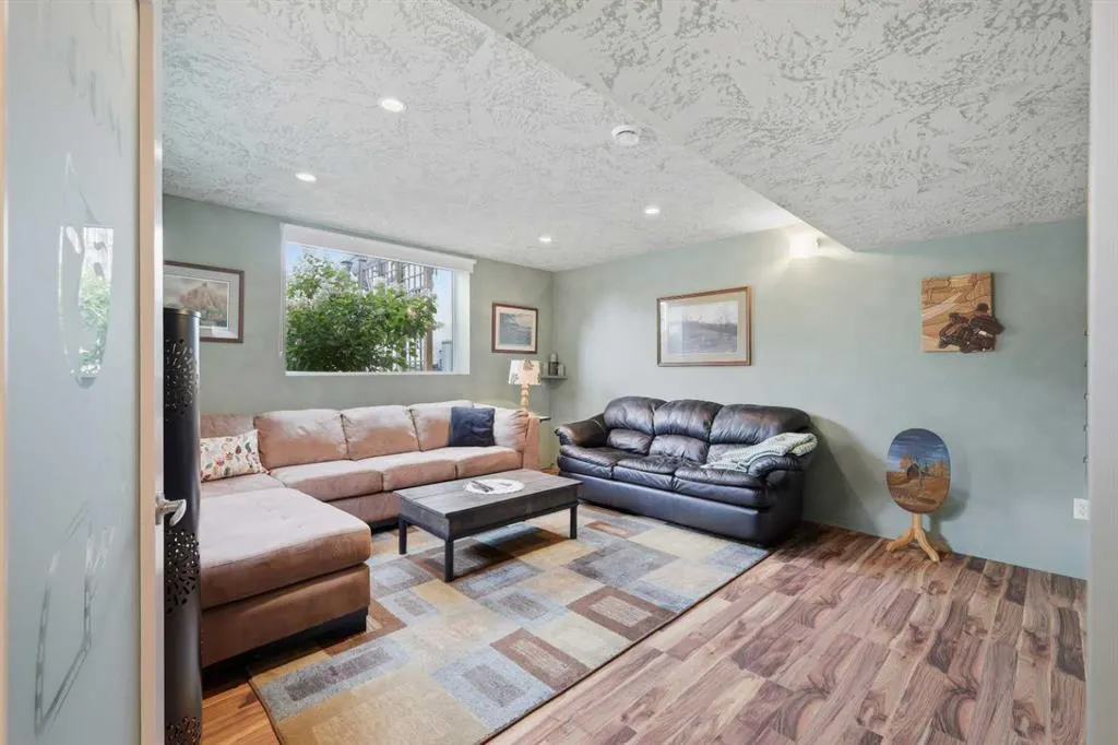 5408 64A Street Close