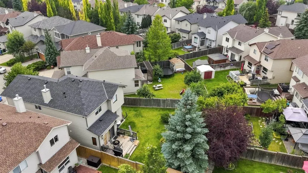 32 Tuscany Ravine Crescent NW