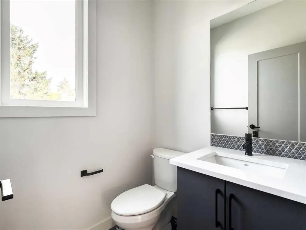 81 Greenbriar Place NW #204