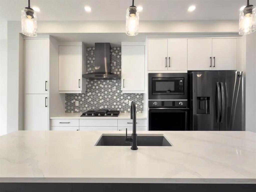 81 Greenbriar Place NW #204