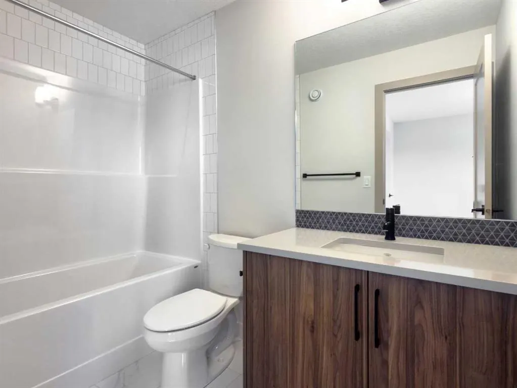 81 Greenbriar Place NW #204