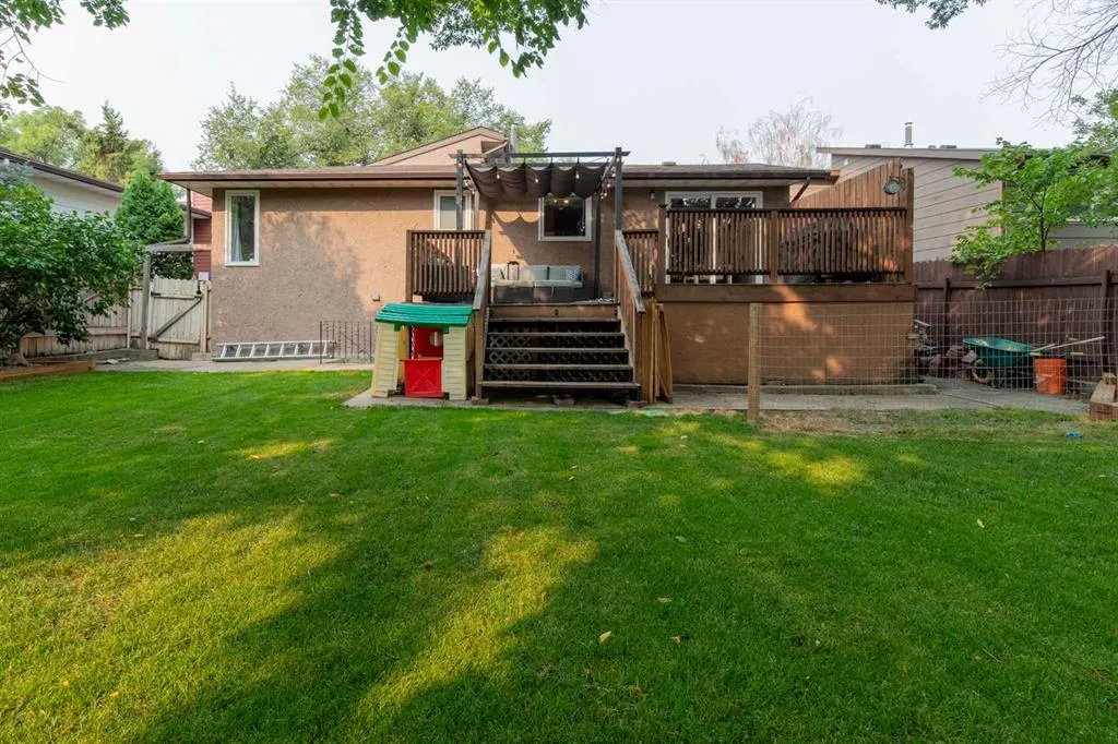 49 Iroquois Crescent W