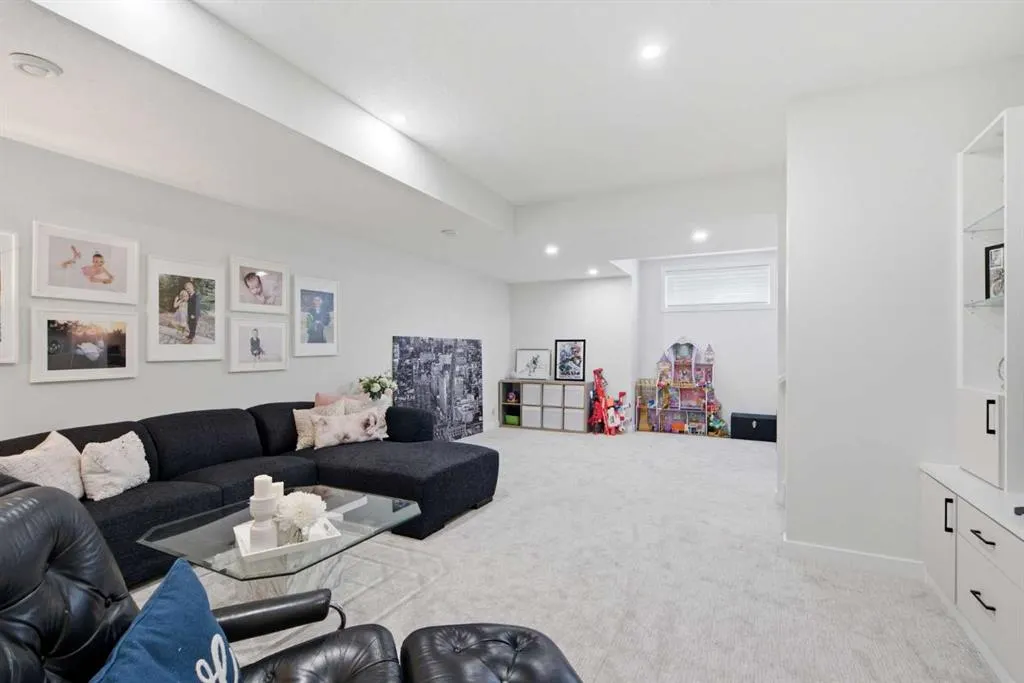 1062 Harmony Parade