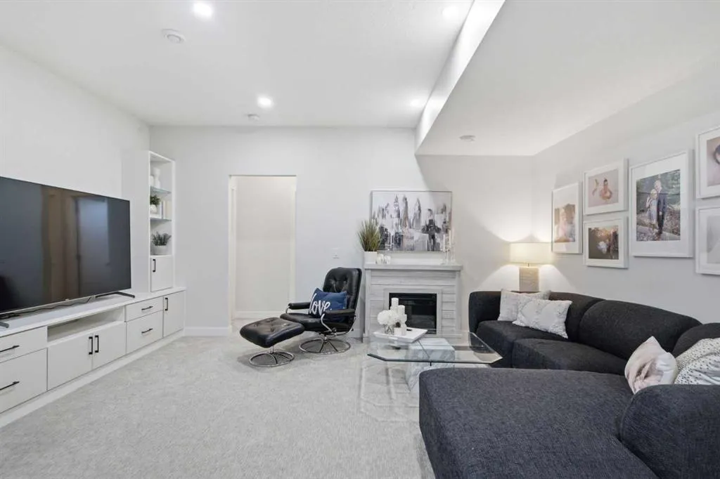 1062 Harmony Parade