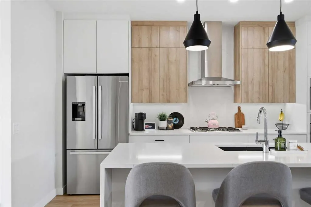 1062 Harmony Parade