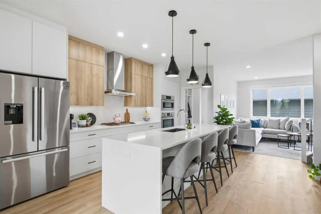 1062 Harmony Parade