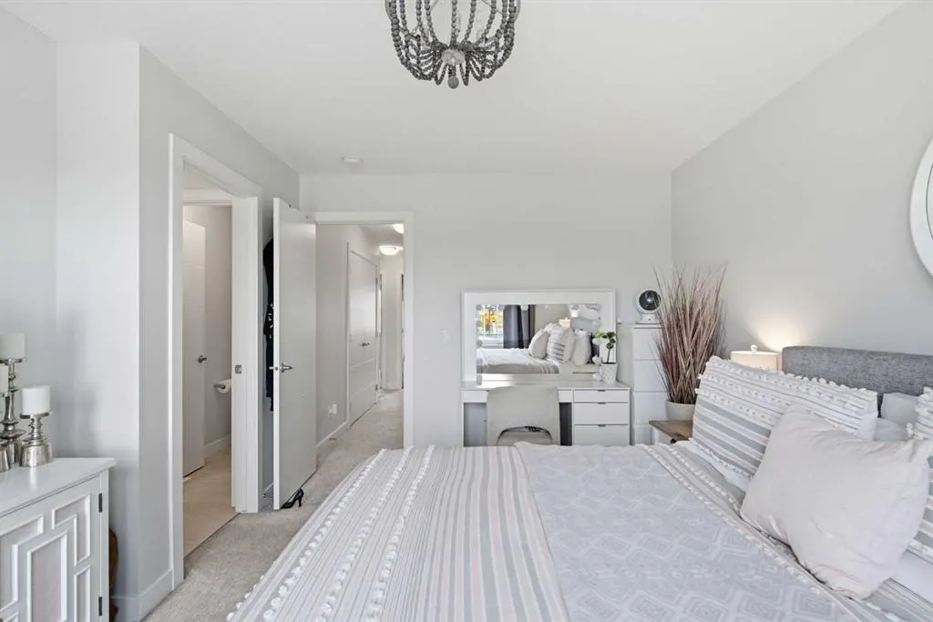 1062 Harmony Parade