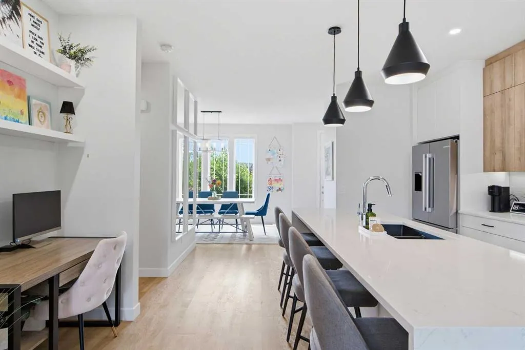 1062 Harmony Parade