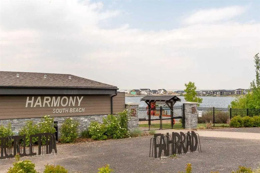 1062 Harmony Parade