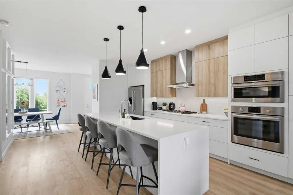 1062 Harmony Parade