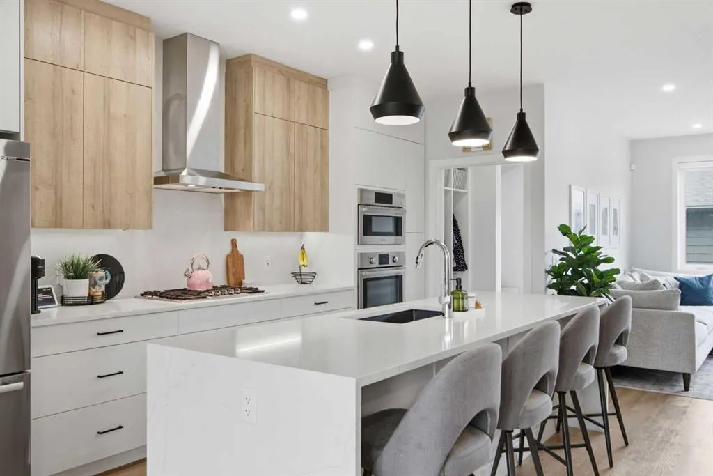 1062 Harmony Parade