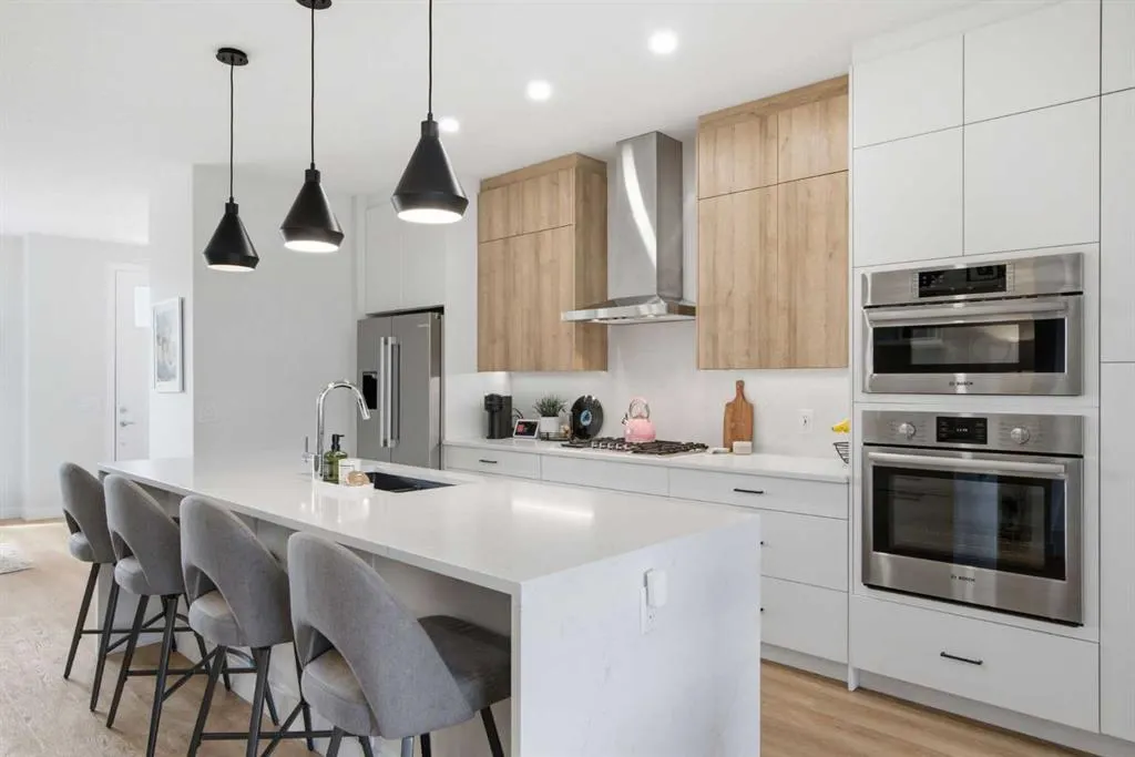 1062 Harmony Parade