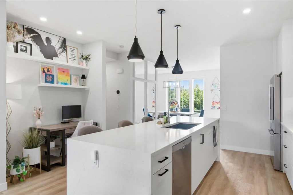 1062 Harmony Parade