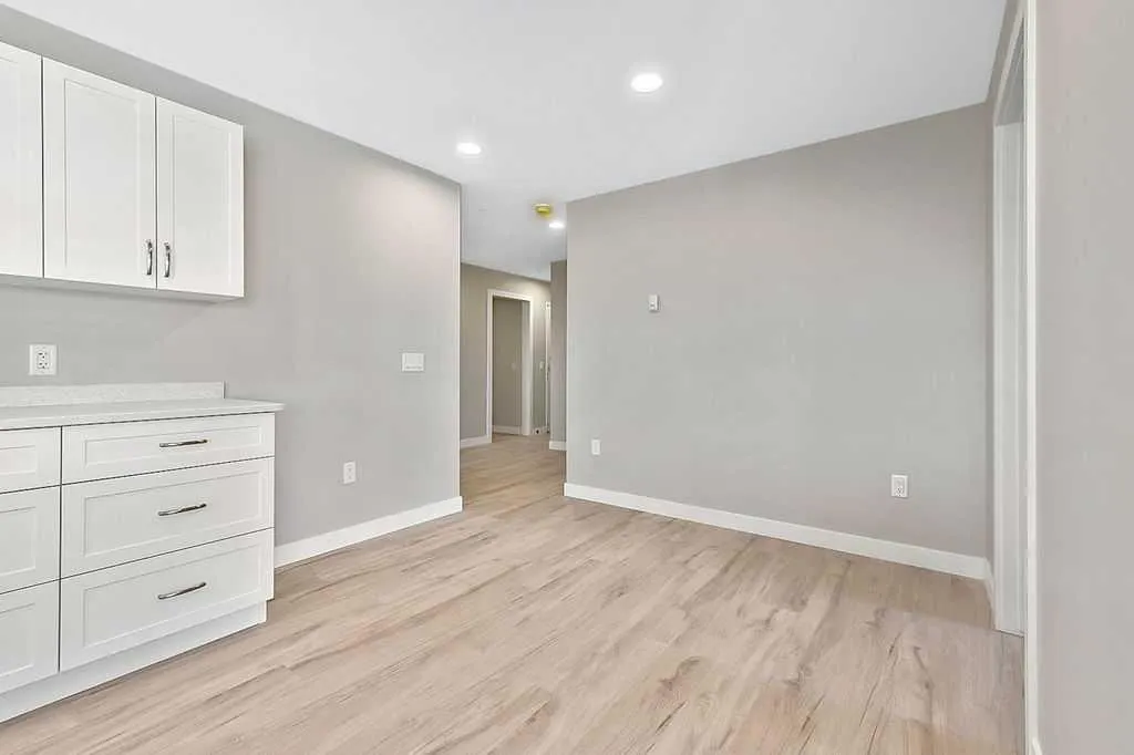 101 Willowridge Drive #203