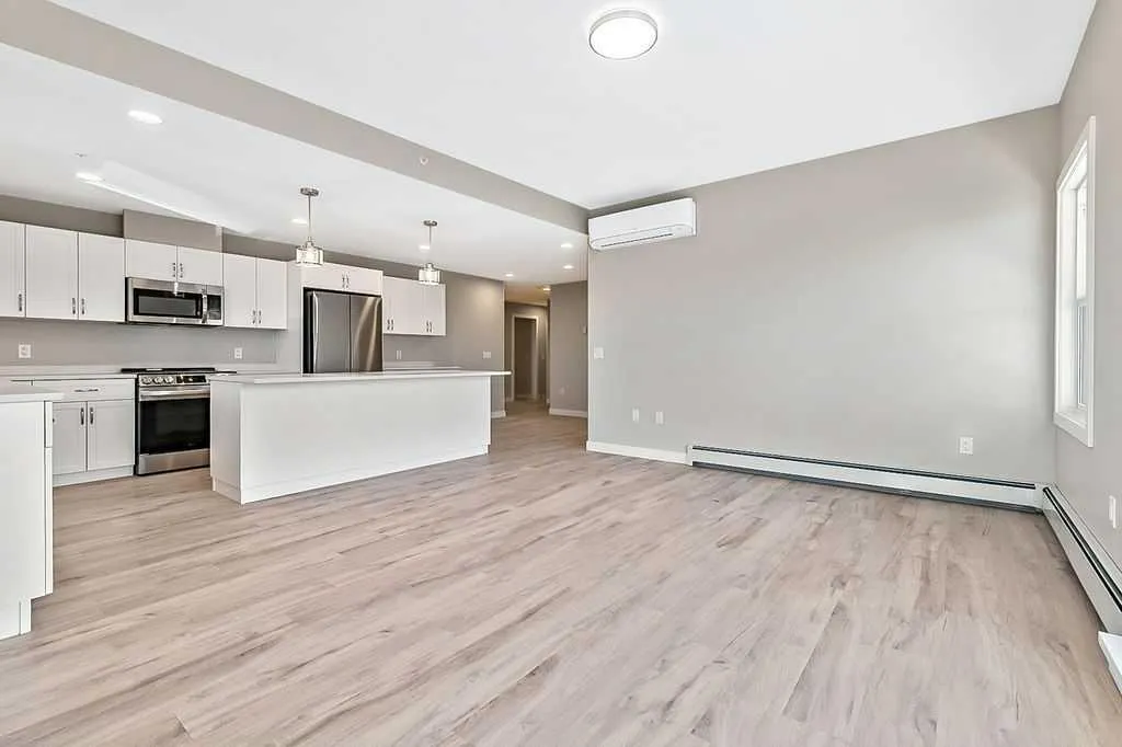 101 Willowridge Drive #203