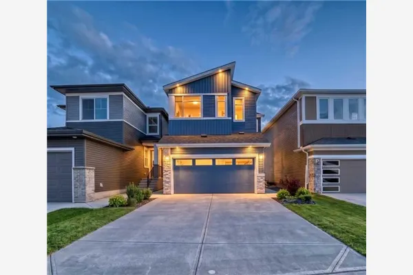 374 Corner Glen Way NE