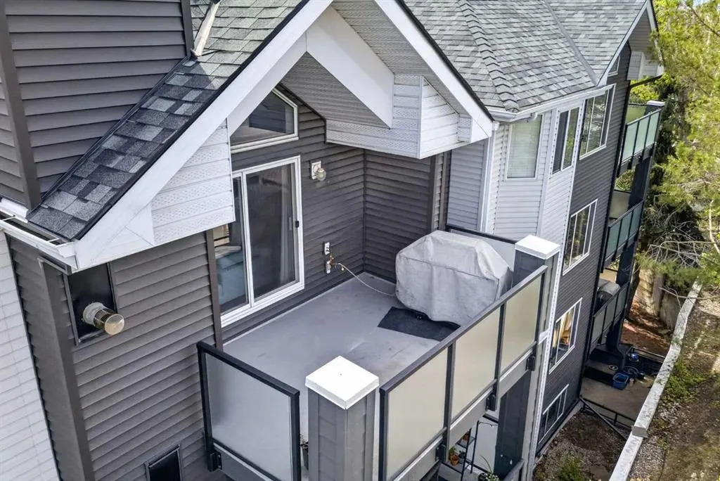 10 Sierra Morena Mews SW #418