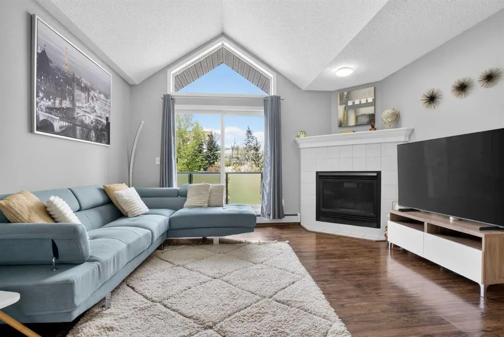 10 Sierra Morena Mews SW #418
