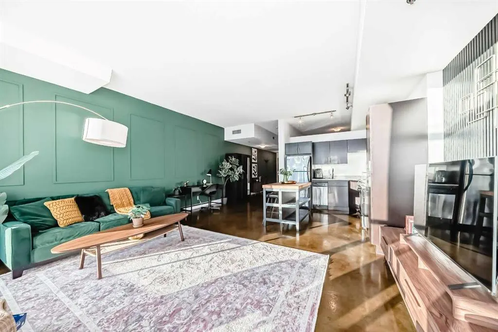 135 13 Avenue SW #810