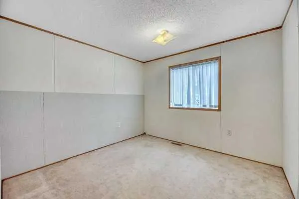 863 Brentwood Crescent