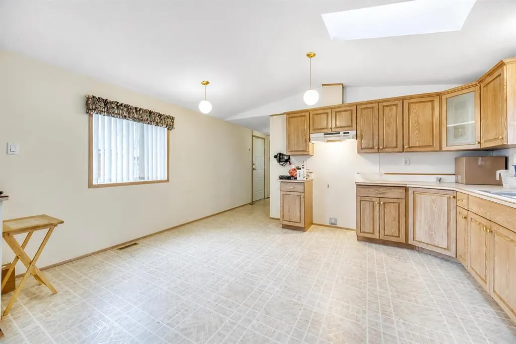 863 Brentwood Crescent