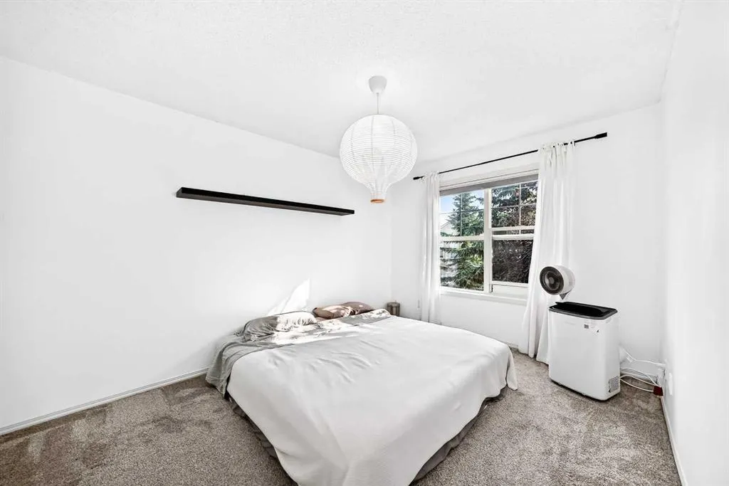 252 McKenzie Towne Link SE