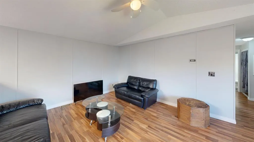 269 McKinlay Crescent