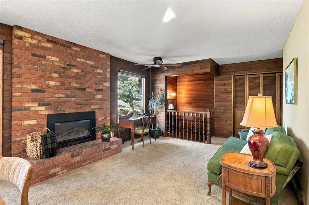 652 Oakwood Place SW