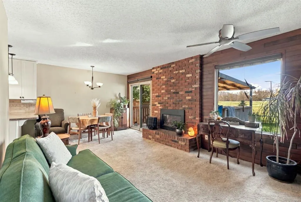 652 Oakwood Place SW