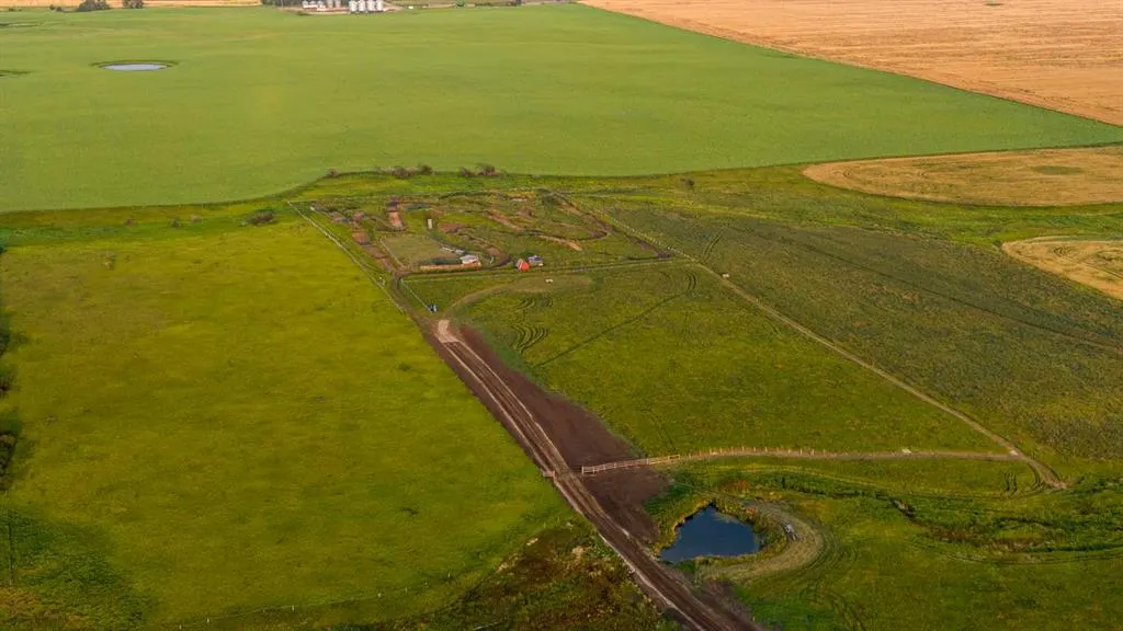 386078 128 Street E