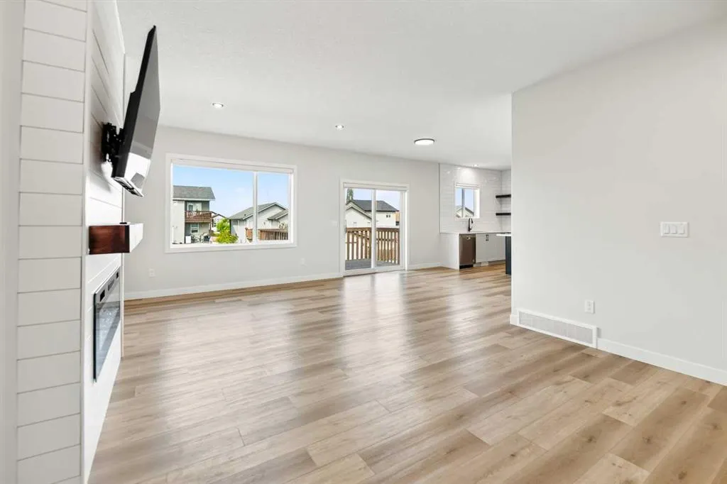 38 Bardwell Way
