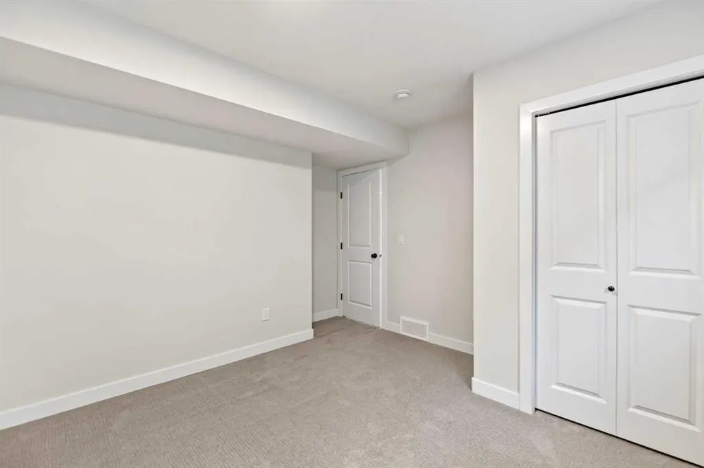 38 Bardwell Way