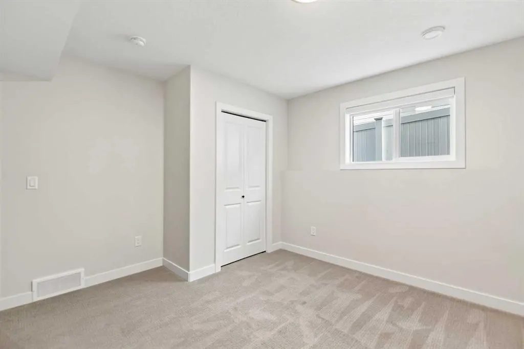 38 Bardwell Way
