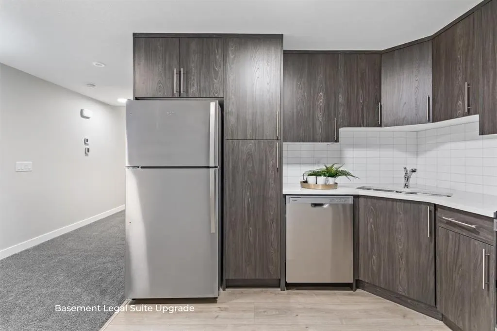 943 Legacy Circle SE