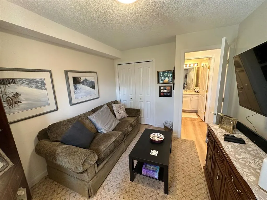 1818 Simcoe Boulevard SW #3338