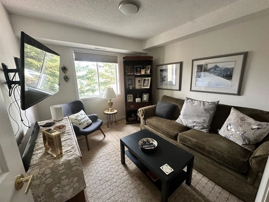 1818 Simcoe Boulevard SW #3338