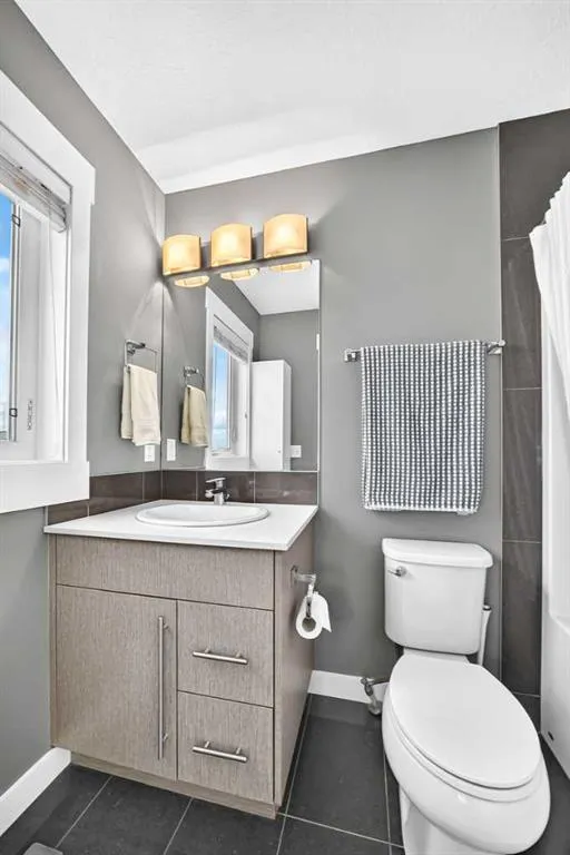 111 Rainbow Falls Gate #2