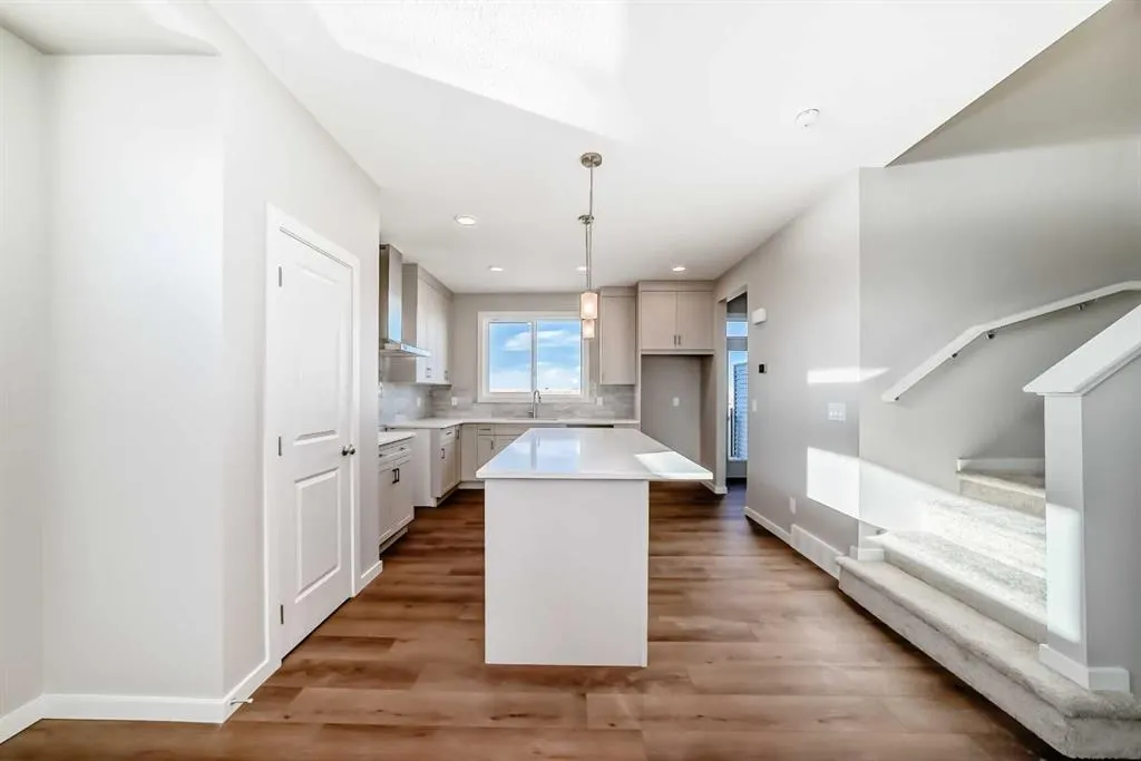 61 Monarch Boulevard