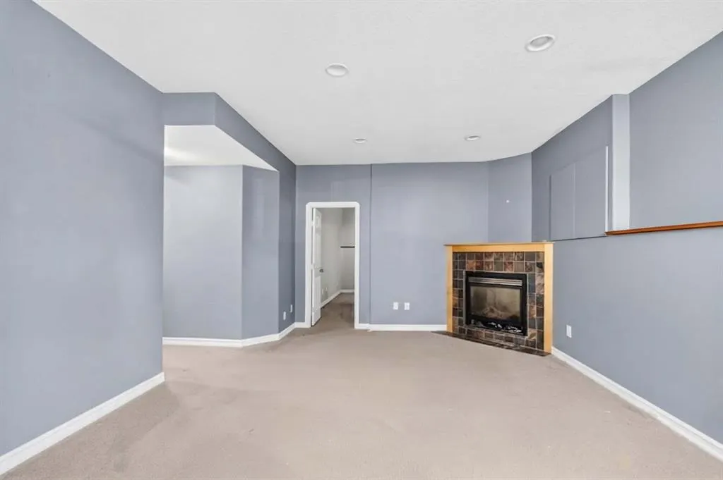 337 Diefenbaker Drive